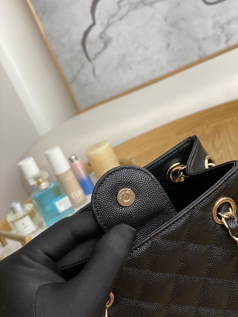 Ch**el bucket bags